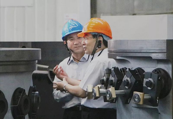 陕西省委书记、省人大常委会主任胡和平一行莅临db电竞“话转型”“谈发展”